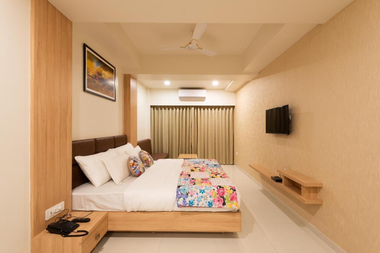 Hotel Drishti,Bhopal Bagian luar foto