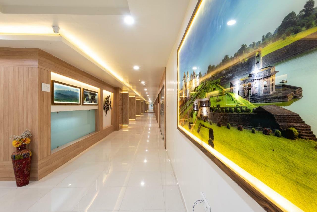 Hotel Drishti,Bhopal Bagian luar foto