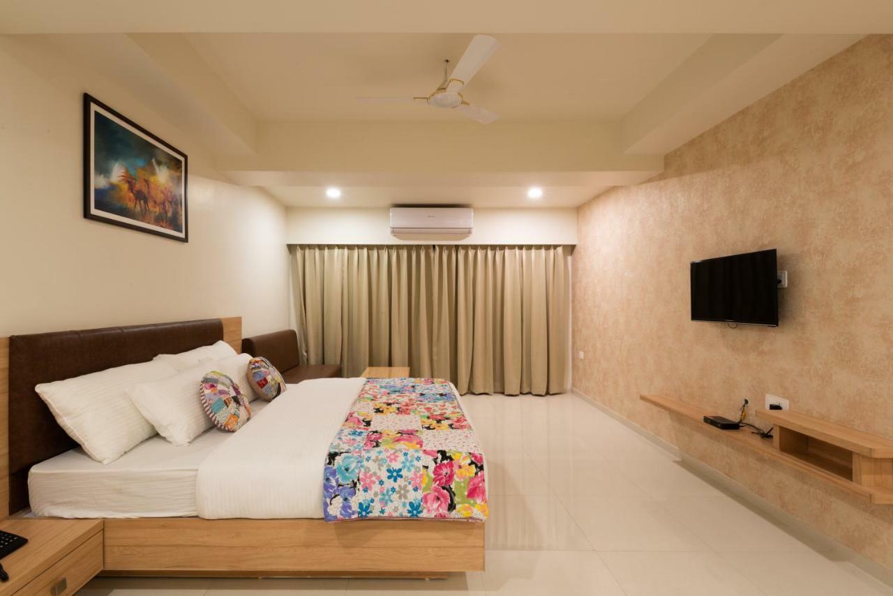 Hotel Drishti,Bhopal Bagian luar foto
