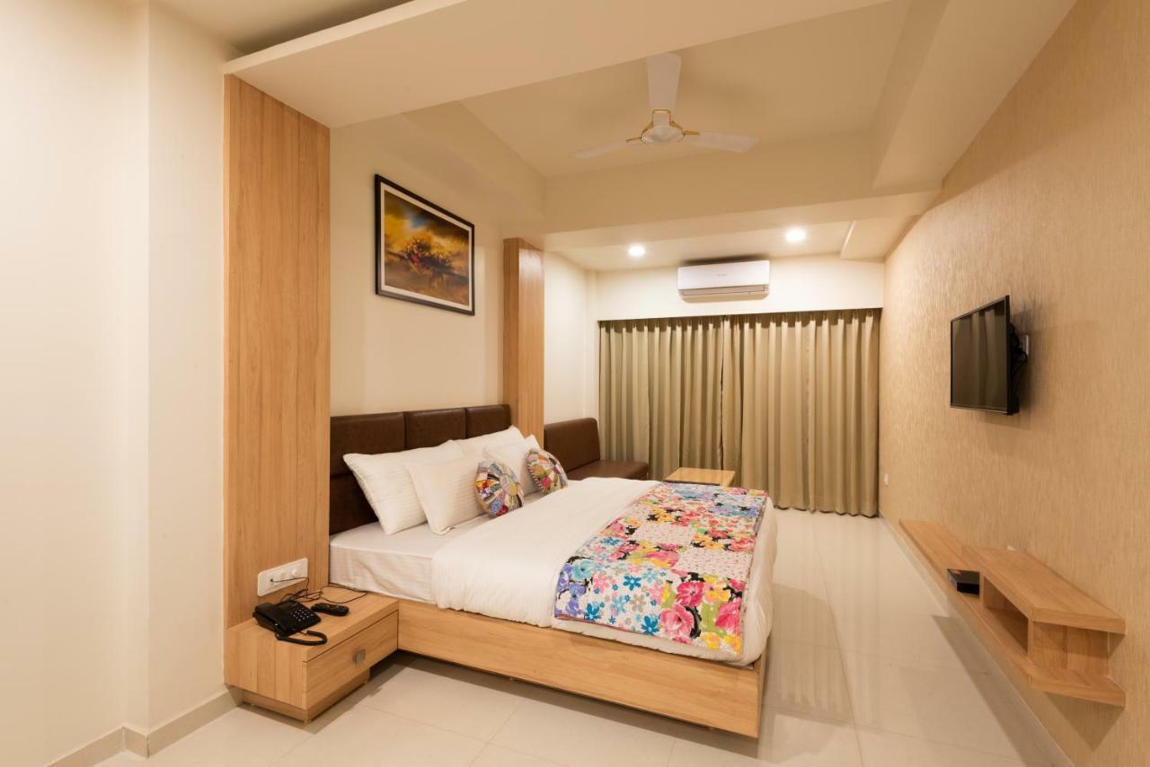 Hotel Drishti,Bhopal Bagian luar foto